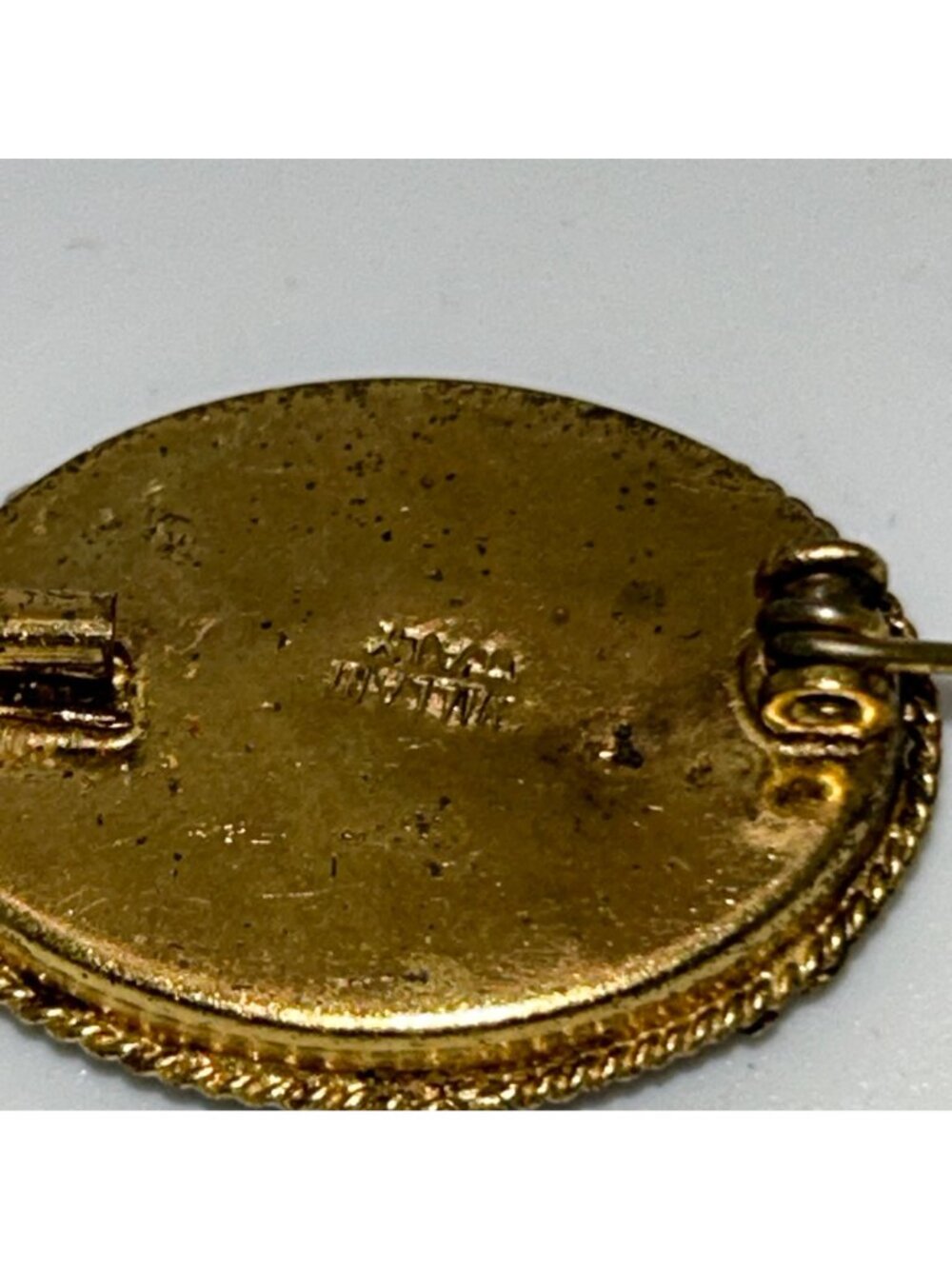 Vintage Micro Mosaic Oval Brooch Floral Gold-Tone C-Clasp Made in Italy - Picture 15 of 16